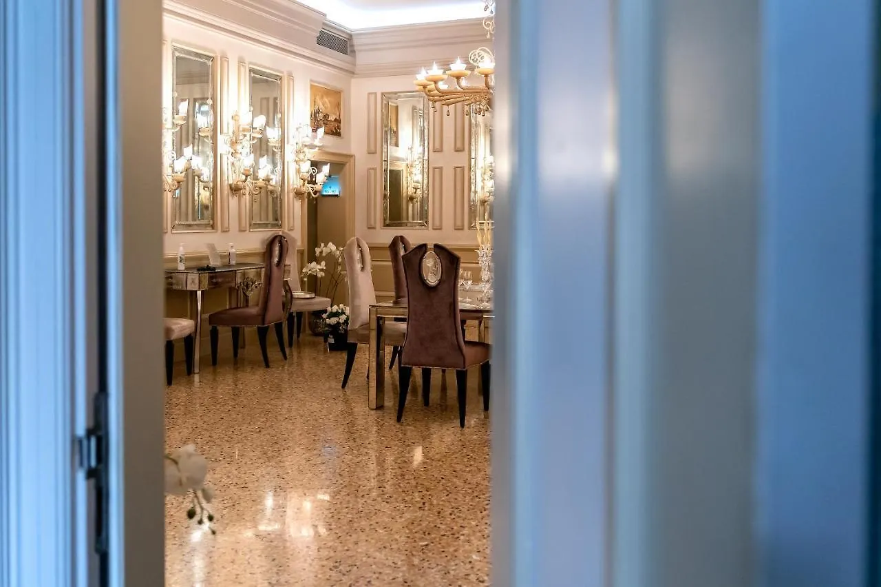 Hotel Palazzetto Madonna Venedig 4*,