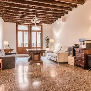 Gasthuis Palazzo Daponte By Lionhost